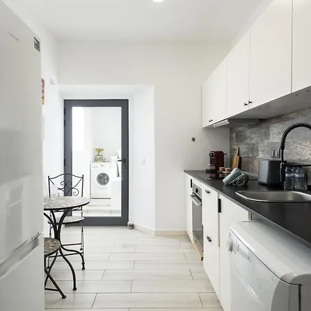 Marggisa - Center By Hd *